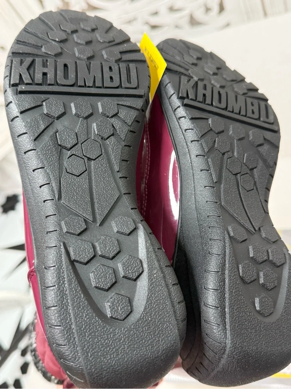 Khombu Quilted Burgundy Winter Ankle Boots 7.5 Wide NIB